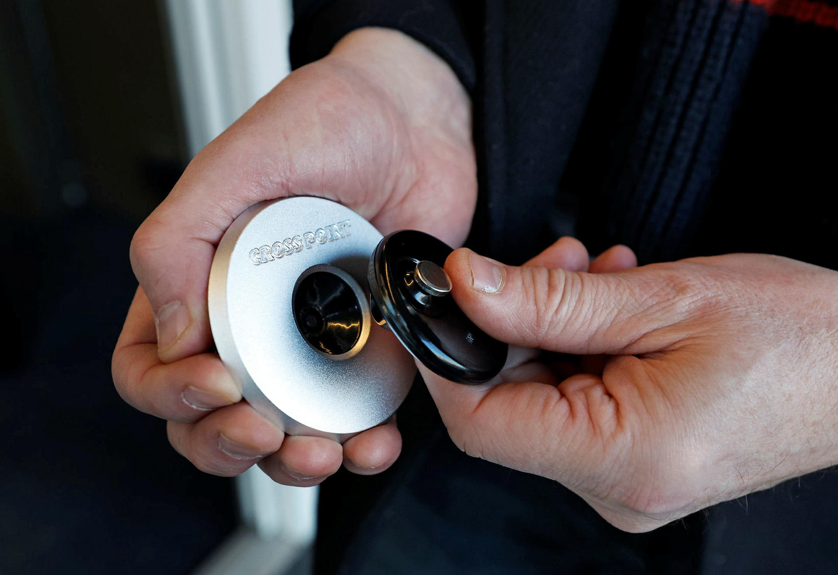 Magnetic detacher threat